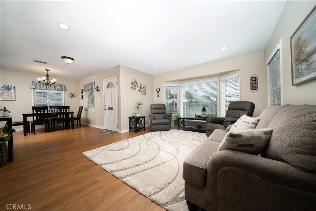 Lakewood, California 90713, United States, 3 Bedrooms Bedrooms, ,2 BathroomsBathrooms,Residential,Pending,153833