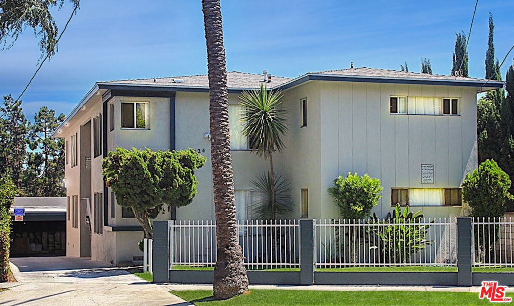 Located on a quiet, tree-lined street in the heart of North Inglewood, this prime 6-Unit Investment Property in North Inglewood boasts an actual CAP rate of 5.99% and GRM of 11.58, with a market CAP rate of 6.2%. This well-maintained 6-unit asset offers investors strong in-place income and long-term upside in one of Los Angeles' fastest-growing markets. Just minutes from SoFi Stadium, the Hollywood Park redevelopment, and the future Crenshaw Metro line, the location offers tremendous tenant demand and future appreciation potential, providing solid returns with room to grow. All units have been tastefully upgraded with laminate flooring, modern finishes, and stainless steel appliances. Additional improvements include a newer roof, copper plumbing, and fresh exterior paint. Zoned R3, the site also offers future development flexibility. This is an ideal opportunity for both seasoned and first-time multifamily investors looking for a low maintenance and consistent cashflow asset.