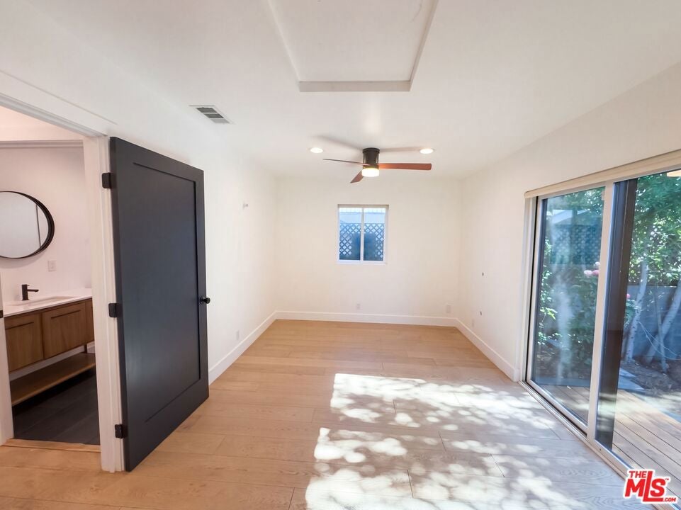 2418 Dallas Street