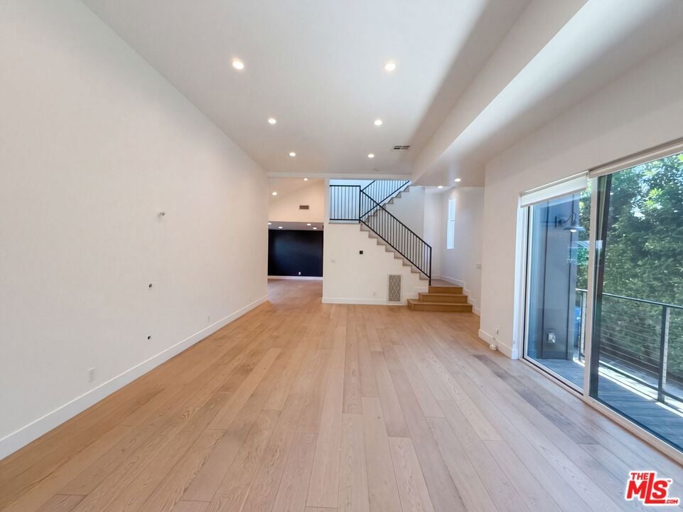 2418 Dallas Street