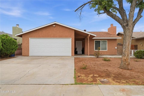 Photo of 44453 Watford AVE, Lancaster, CA 93535 (MLS # SR26209156)