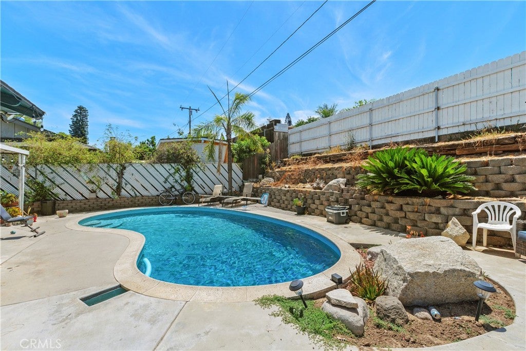 726 W Hacienda