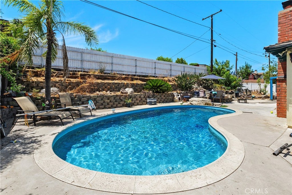 726 W Hacienda