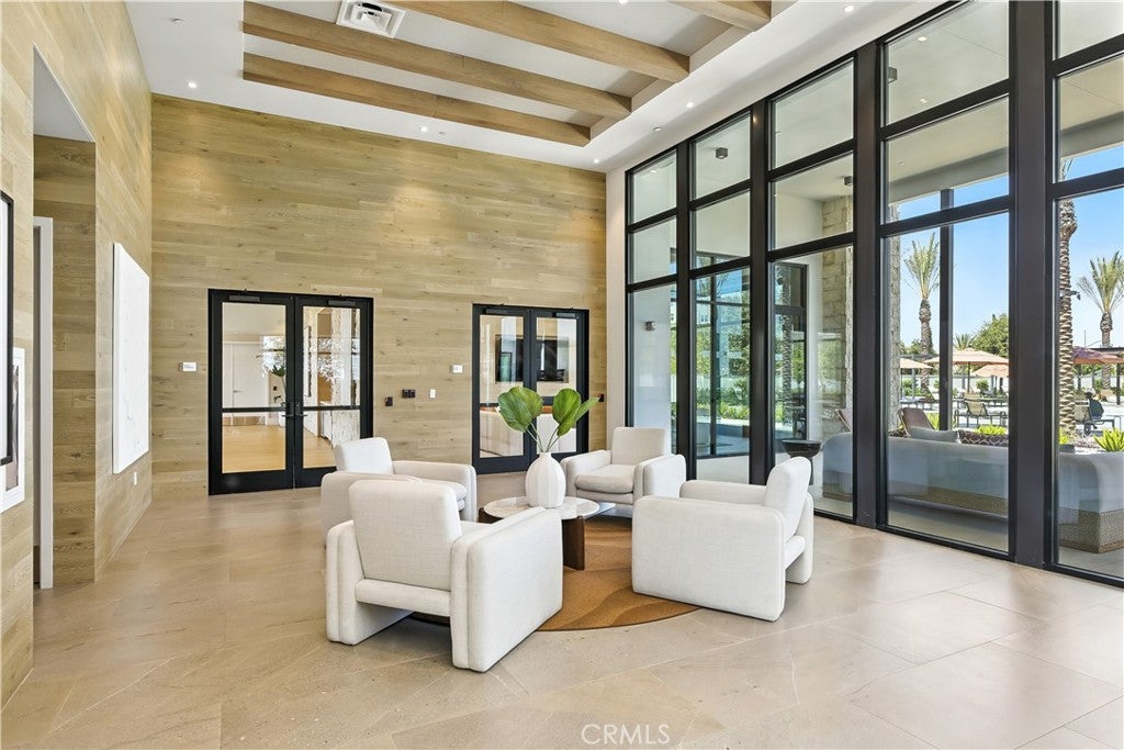 365 Mariposa Way