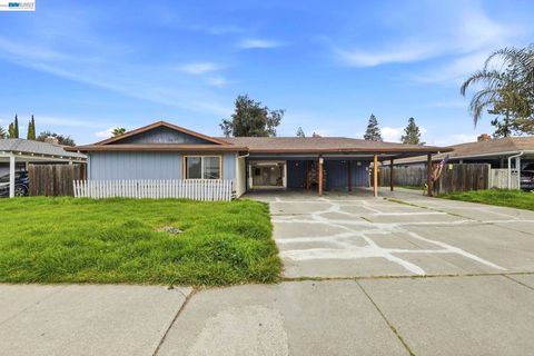 Photo of 8120 Tam O Shanter Dr Dr, Stockton, CA 95210 (MLS # 41127715)