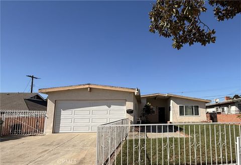 Photo of 915 Evanwood Avenue, La Puente, CA 91744 (MLS # CV25251286) Photo of 915 Evanwood Avenue, La Puente, CA 91744 (MLS # CV25251286)