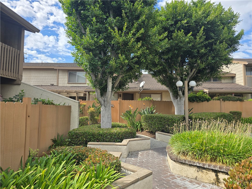 Amberwood I (AMB1) - Residential Lease