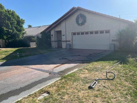 Photo of 29040 Avenida La Vista, Cathedral City, CA 92234 (MLS # 219146955PS)