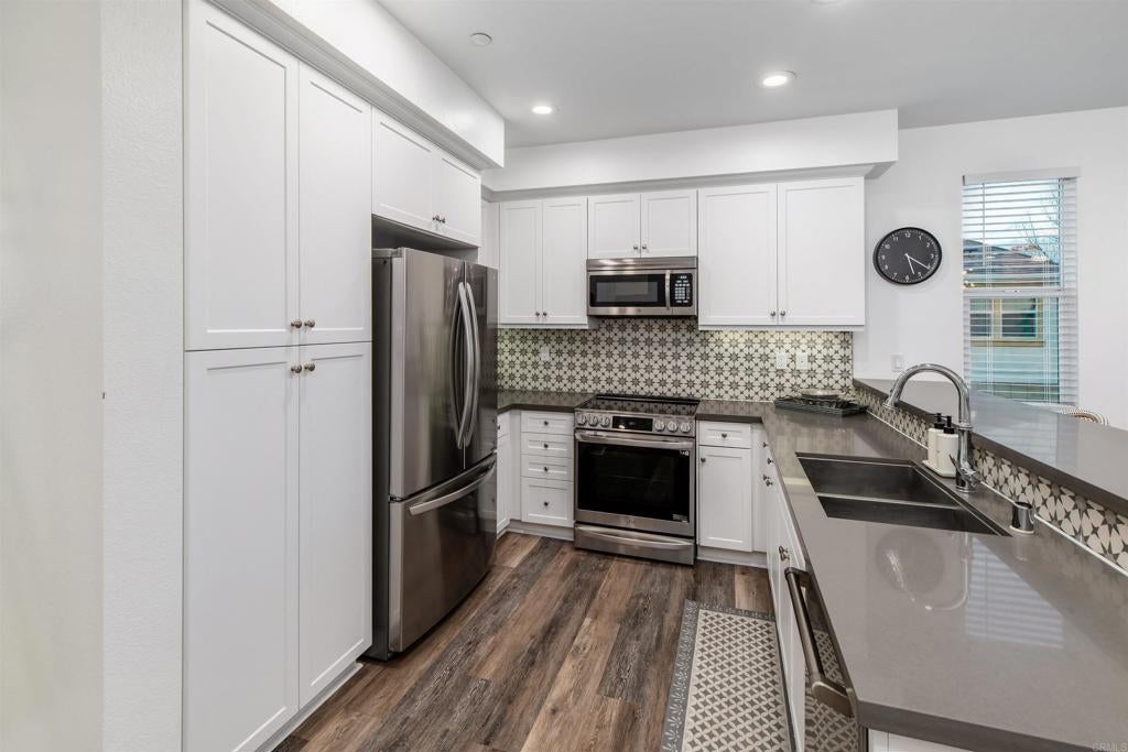 1115 Sea Glass Way