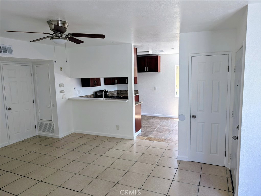 1327 N Ross