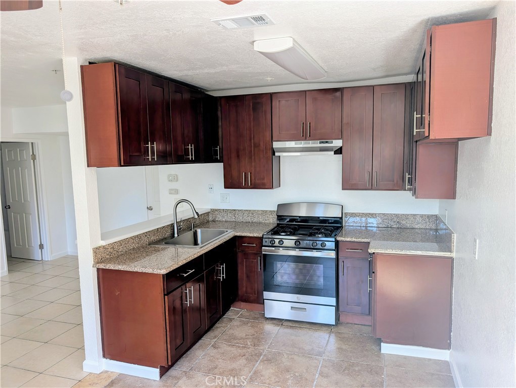 1327 N Ross