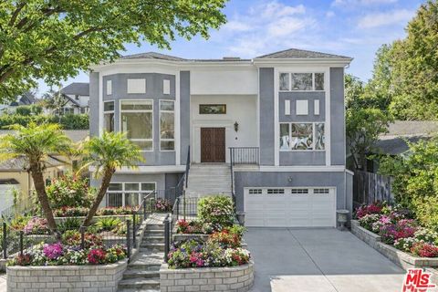 Photo of 865 Warner Avenue, Los Angeles, CA 90024 (MLS # 26670437)