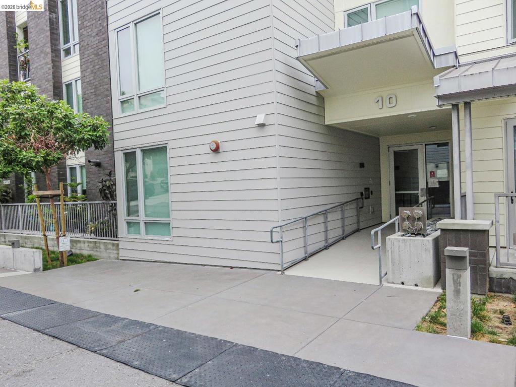 10 Innes Ct 307