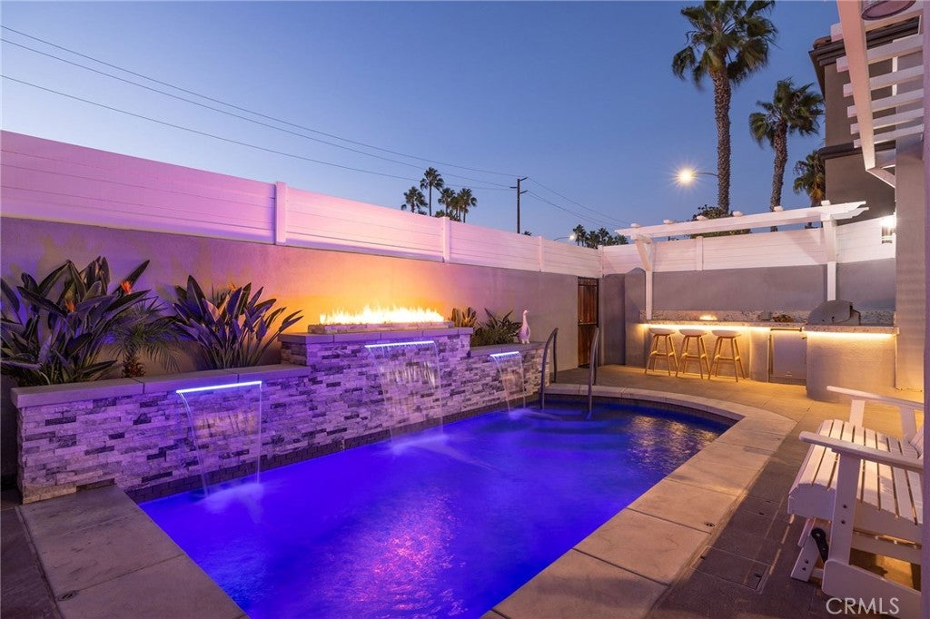 606 Goldenwest