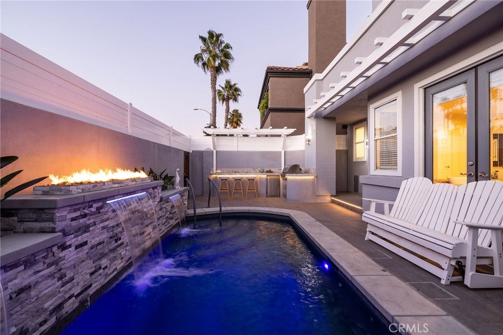 606 Goldenwest