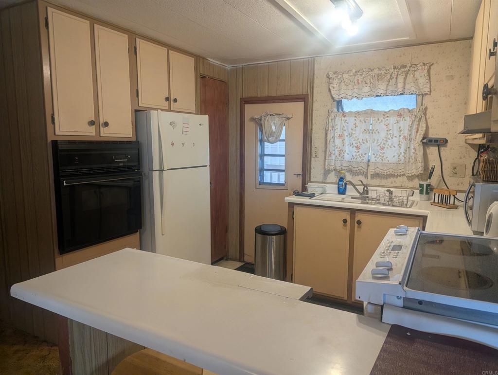 2300 E Valley Parkway 187