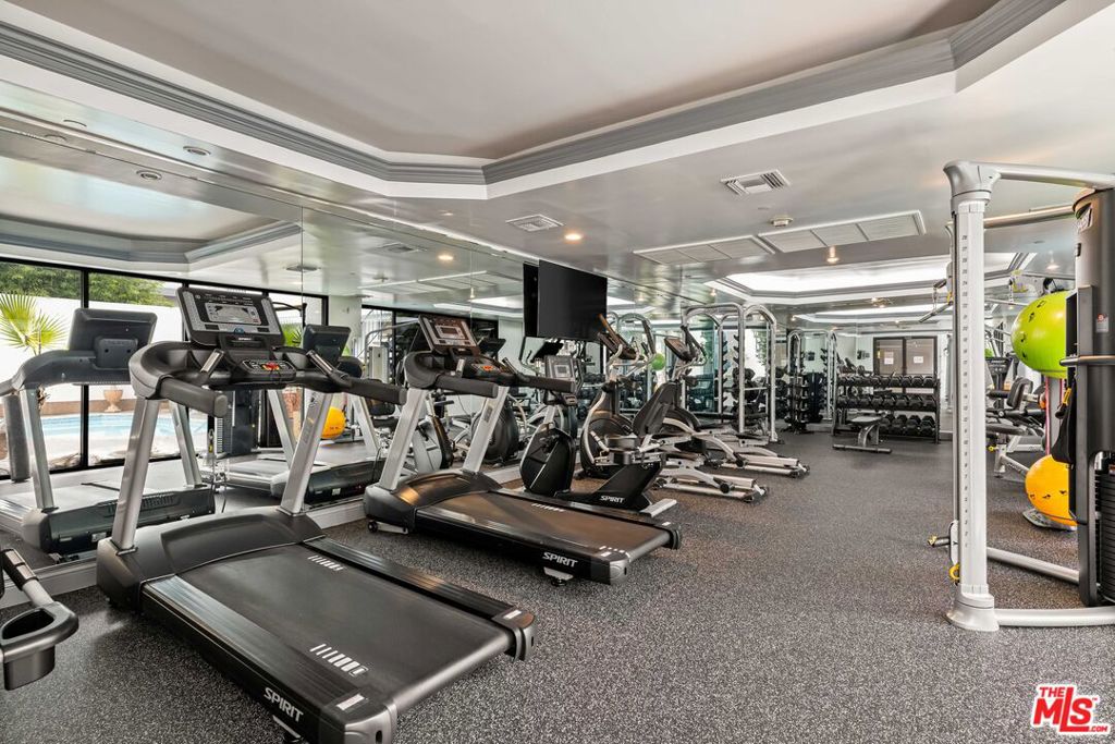 10660 Wilshire Boulevard 703