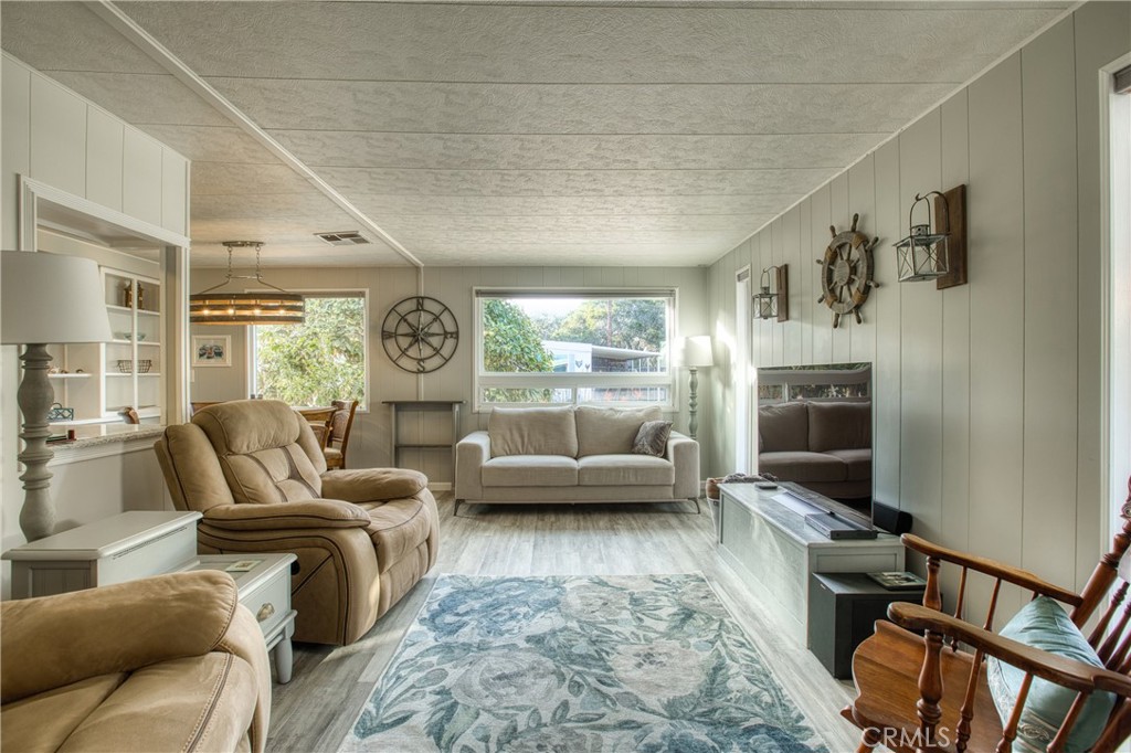 1595 11A Los Osos Valley