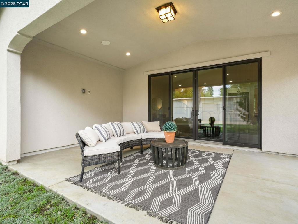 WEST SIDE ALAMO - Residential