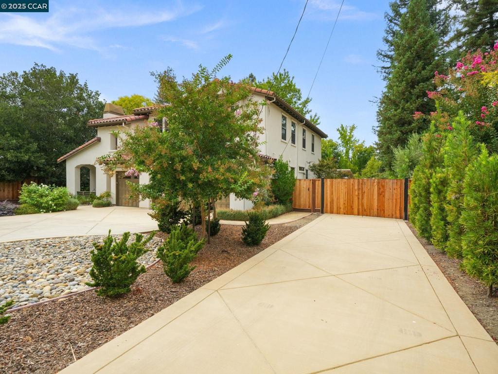 WEST SIDE ALAMO - Residential