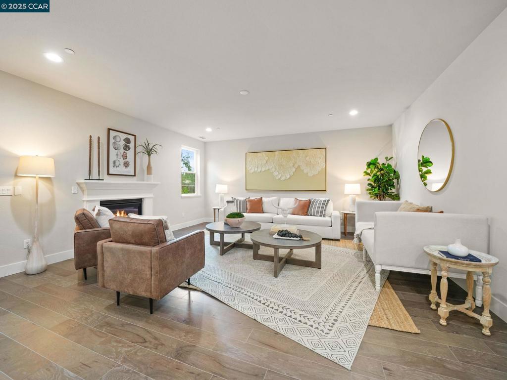 WEST SIDE ALAMO - Residential