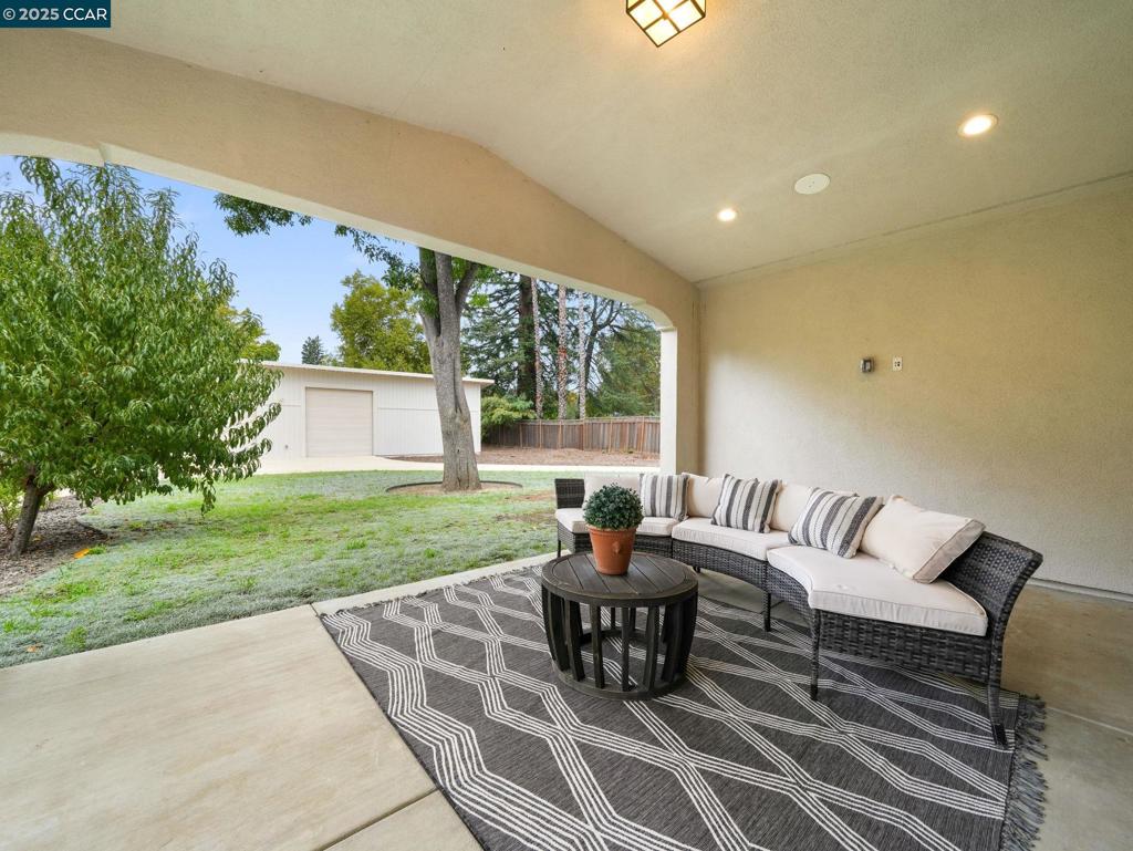 WEST SIDE ALAMO - Residential