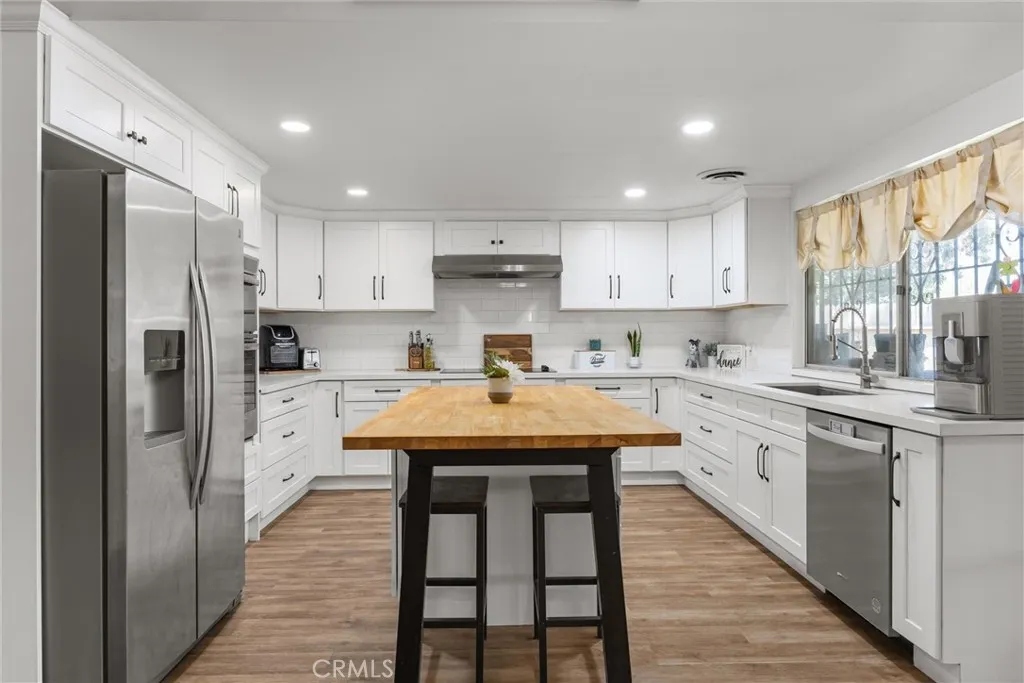 Bakersfield, California 93309, United States, 3 Bedrooms Bedrooms, ,2 BathroomsBathrooms,Residential,Active,195768