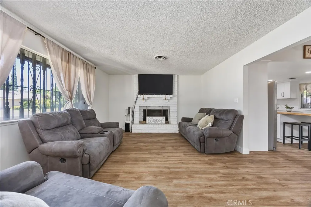 Bakersfield, California 93309, United States, 3 Bedrooms Bedrooms, ,2 BathroomsBathrooms,Residential,Active,195768