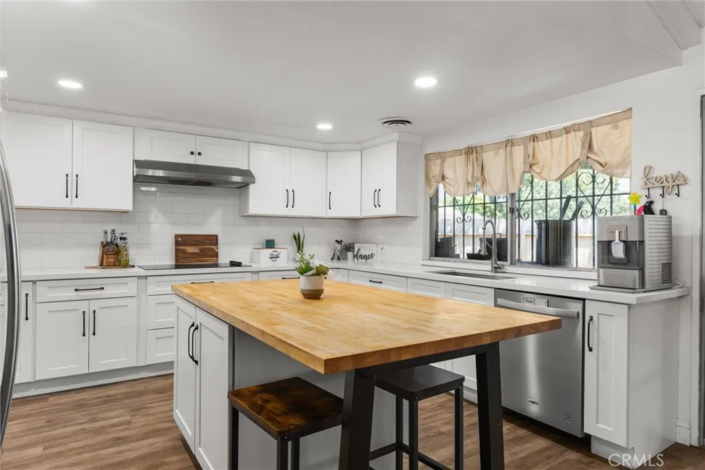 Bakersfield, California 93309, United States, 3 Bedrooms Bedrooms, ,2 BathroomsBathrooms,Residential,Active,195768