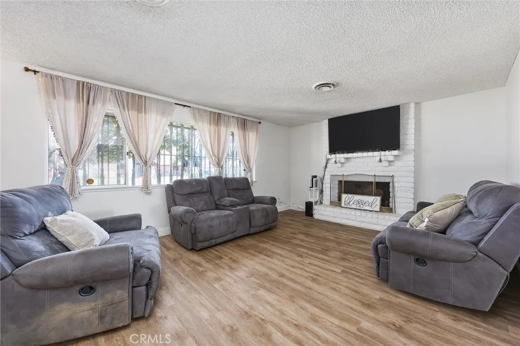 Bakersfield, California 93309, United States, 3 Bedrooms Bedrooms, ,2 BathroomsBathrooms,Residential,Active,195768