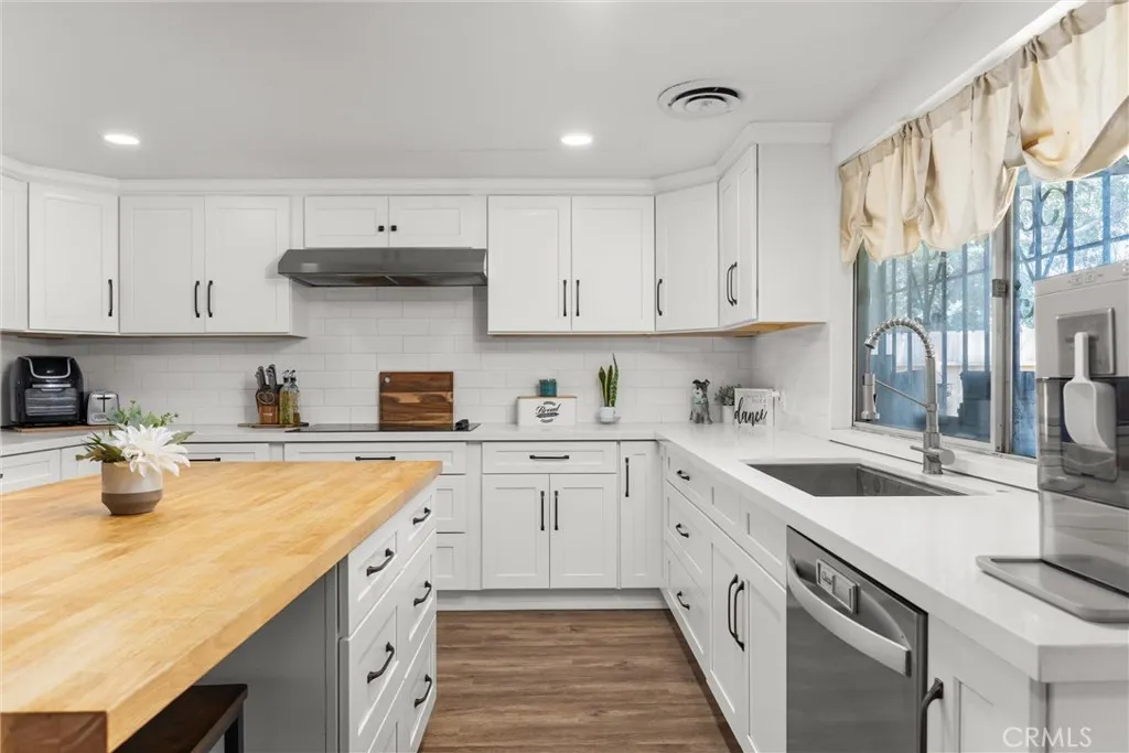 Bakersfield, California 93309, United States, 3 Bedrooms Bedrooms, ,2 BathroomsBathrooms,Residential,Active,195768