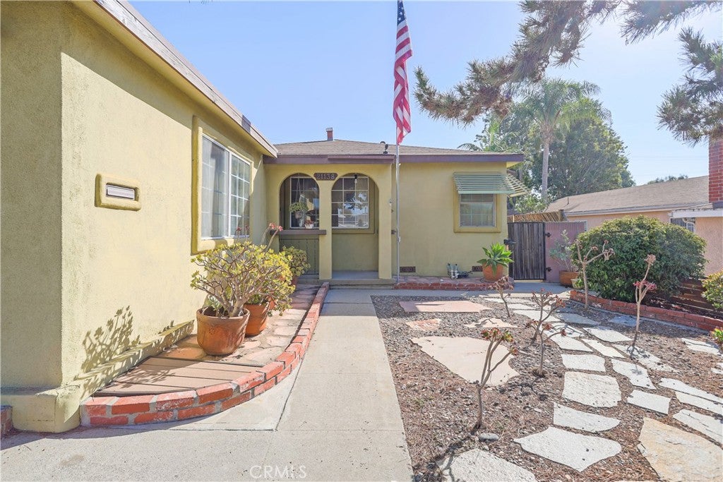 21138 La Salle Avenue