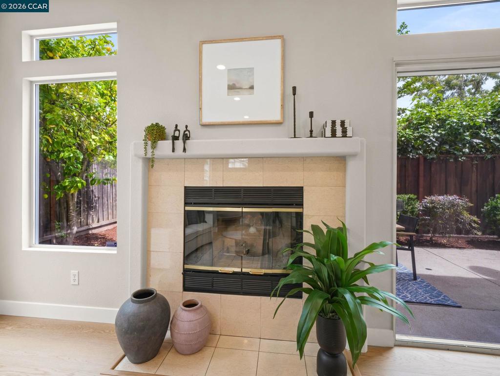210 Ivywood Dr