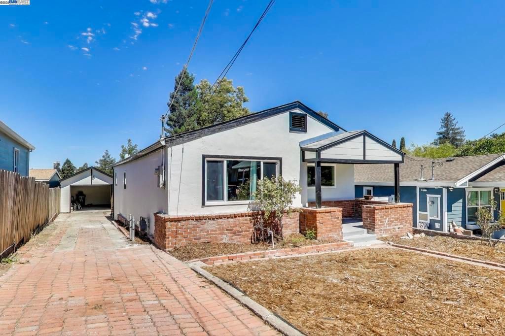 Photo of 2131 POMONA AVE Ave, Martinez, CA 94553 (MLS # 41114676)