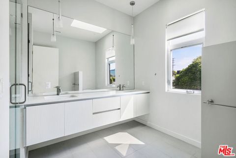 Tiny photo for 2013 FEDERAL Avenue, Los Angeles, CA 90025 (MLS # 25593881)