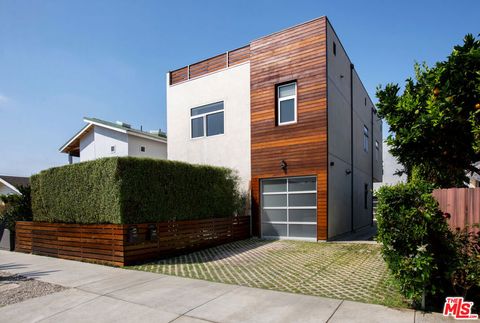 Photo of 2013 FEDERAL Avenue, Los Angeles, CA 90025 (MLS # 25593881)