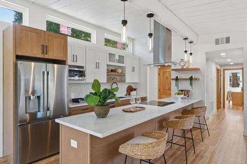 Tiny photo for 4225 Park Boulevard, Palo Alto, CA 94306 (MLS # ML82037572)