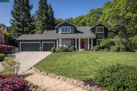 Photo of 166 Gerald Drive Dr, Danville, CA 94526 (MLS # 41127628)