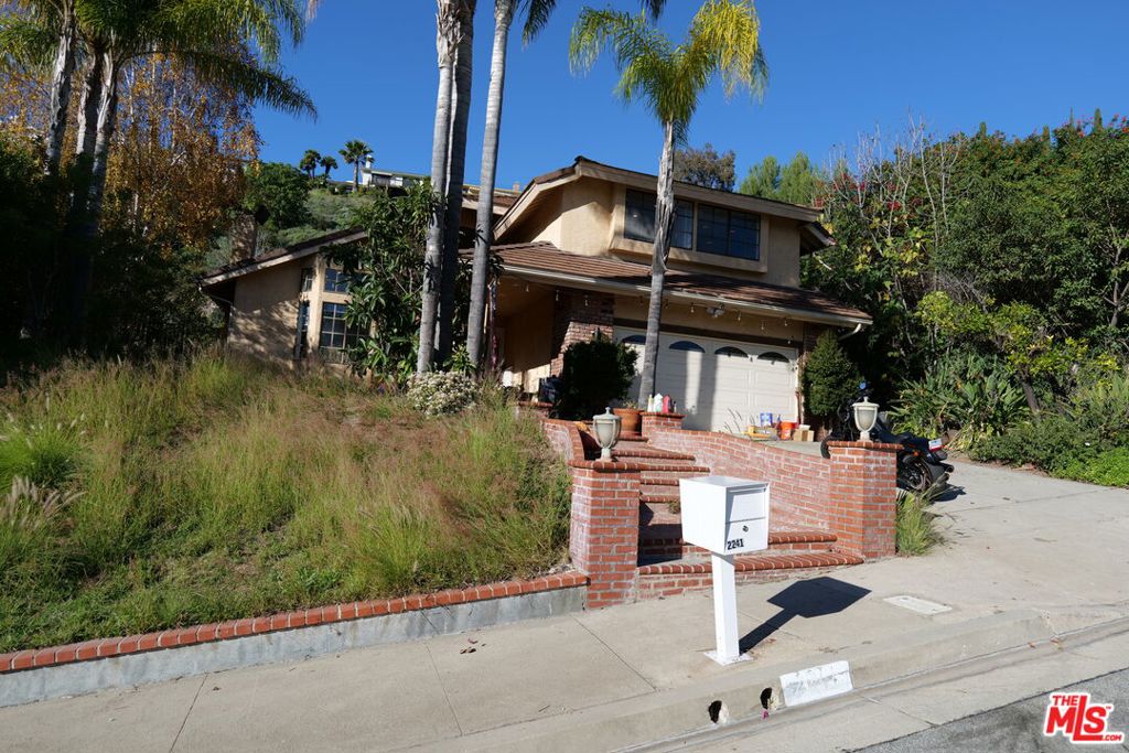 2241 Flintridge Drive