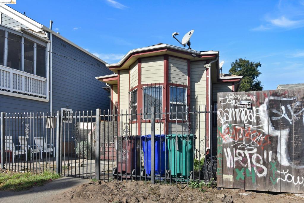 731 Campbell St St, Oakland CA 94607