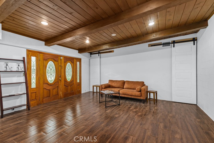 1346 N Euclid Avenue