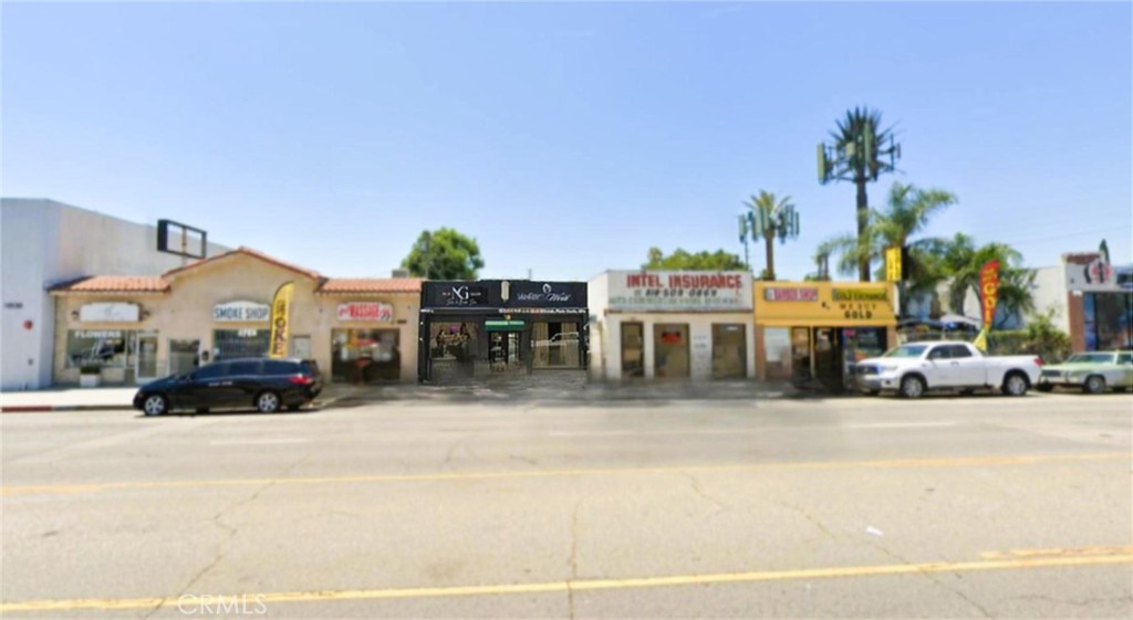 Exceptional opportunity to own a fully leased, income-producing commercial property in the heart of North Hollywood. Located on a high-traffic corridor, this well-maintained building consists of multiple rental units, all currently occupied, generating a total gross monthly income of approximately $8,100.
Recent capital improvements include a new roof installed in 2023. The property sits on a 2,501 sq ft lot, zoned LAC2, offering flexibility for a wide range of commercial uses (buyer to verify).