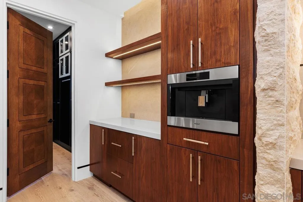 Rancho Santa Fe, California 92067, United States, 7 Bedrooms Bedrooms, ,10 BathroomsBathrooms,Residential,Active,33923