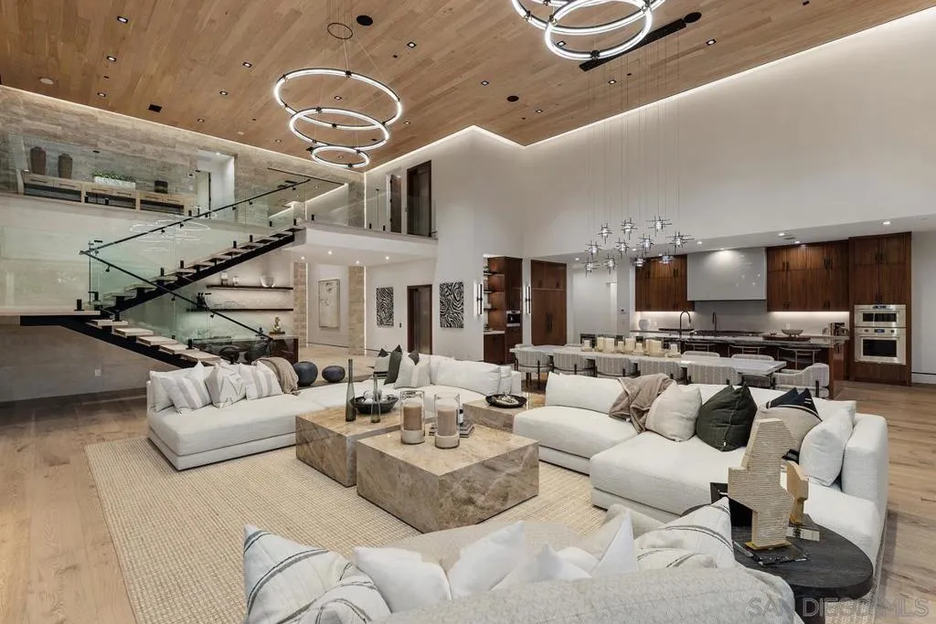 Rancho Santa Fe, California 92067, United States, 7 Bedrooms Bedrooms, ,10 BathroomsBathrooms,Residential,Active,33923