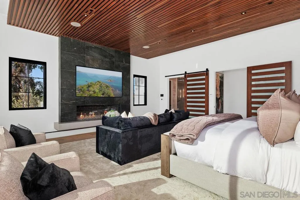 Rancho Santa Fe, California 92067, United States, 7 Bedrooms Bedrooms, ,10 BathroomsBathrooms,Residential,Active,33923