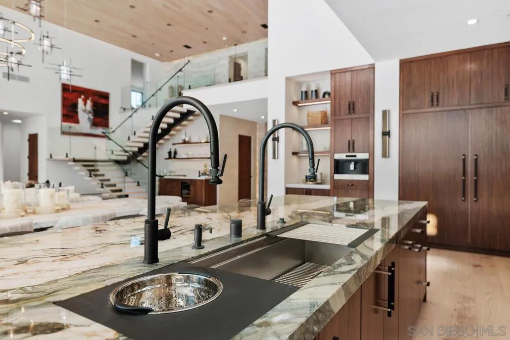 Rancho Santa Fe, California 92067, United States, 7 Bedrooms Bedrooms, ,10 BathroomsBathrooms,Residential,Active,33923