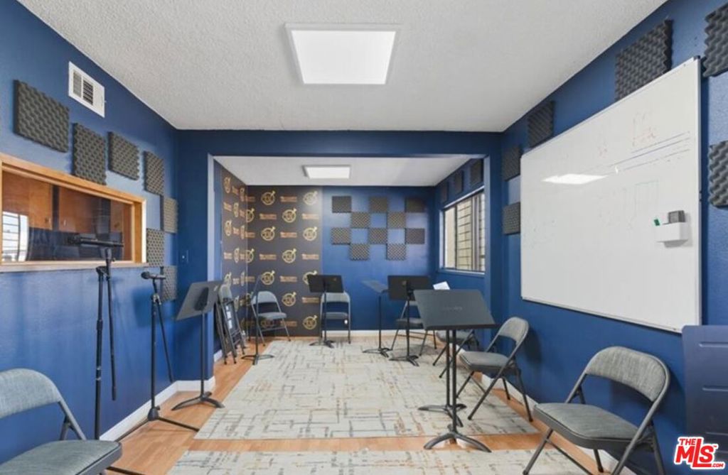 2601 W Beverly Boulevard