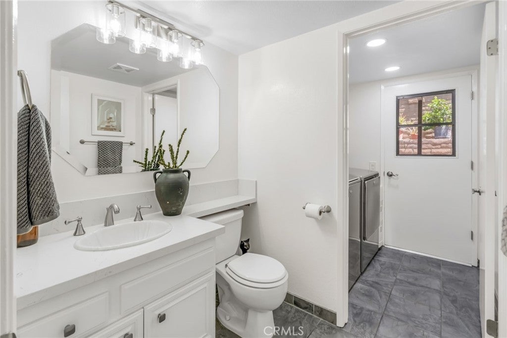 27955 Gallina, Mission Viejo CA 92692 - Photo 35