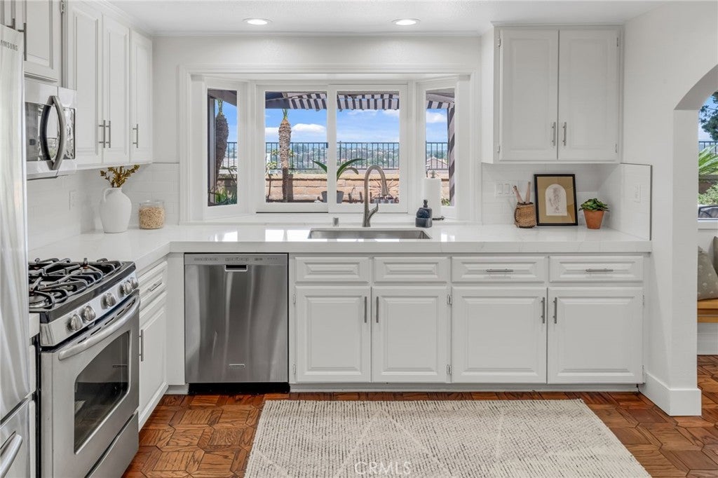 27955 Gallina, Mission Viejo CA 92692 - Photo 10