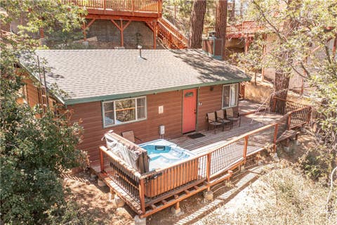 Photo of 528 Villa Grove AVE, Big Bear City, CA 92314 (MLS # IG26180855)